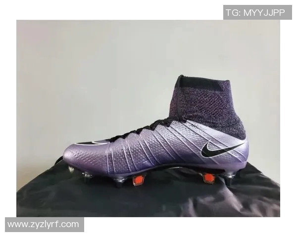 足球明星包内必备物品揭秘：从训练装备到私人小物，细节全解析